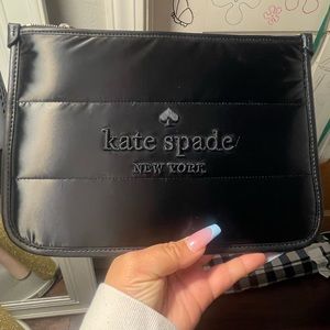 Kate Spade Puffer Wristlet♠️💗